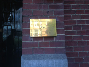 The-Plaque-&-Facade-of-AMI